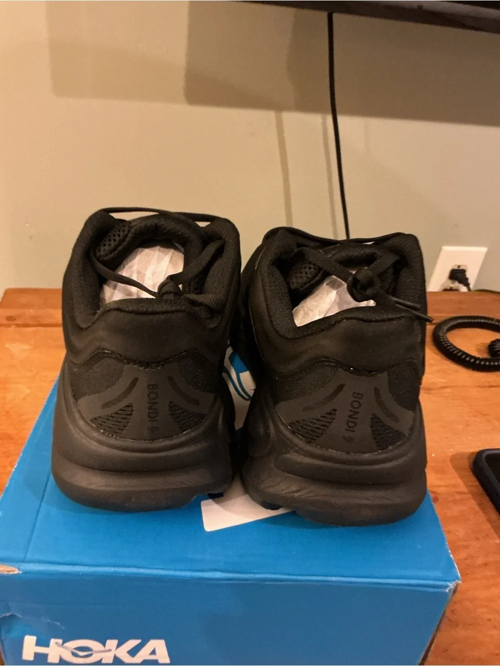 Hoka One Bondi 9 Women’s 7 triple black. 1162012